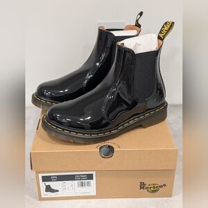 New Dr Martens 2976 Patent Black Lamper Leather Chelsea Boots Size 9